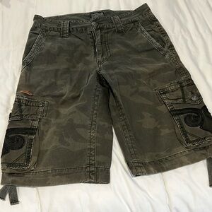 Men’s Affliction, green camo cargo shorts with 10 inch inseam.